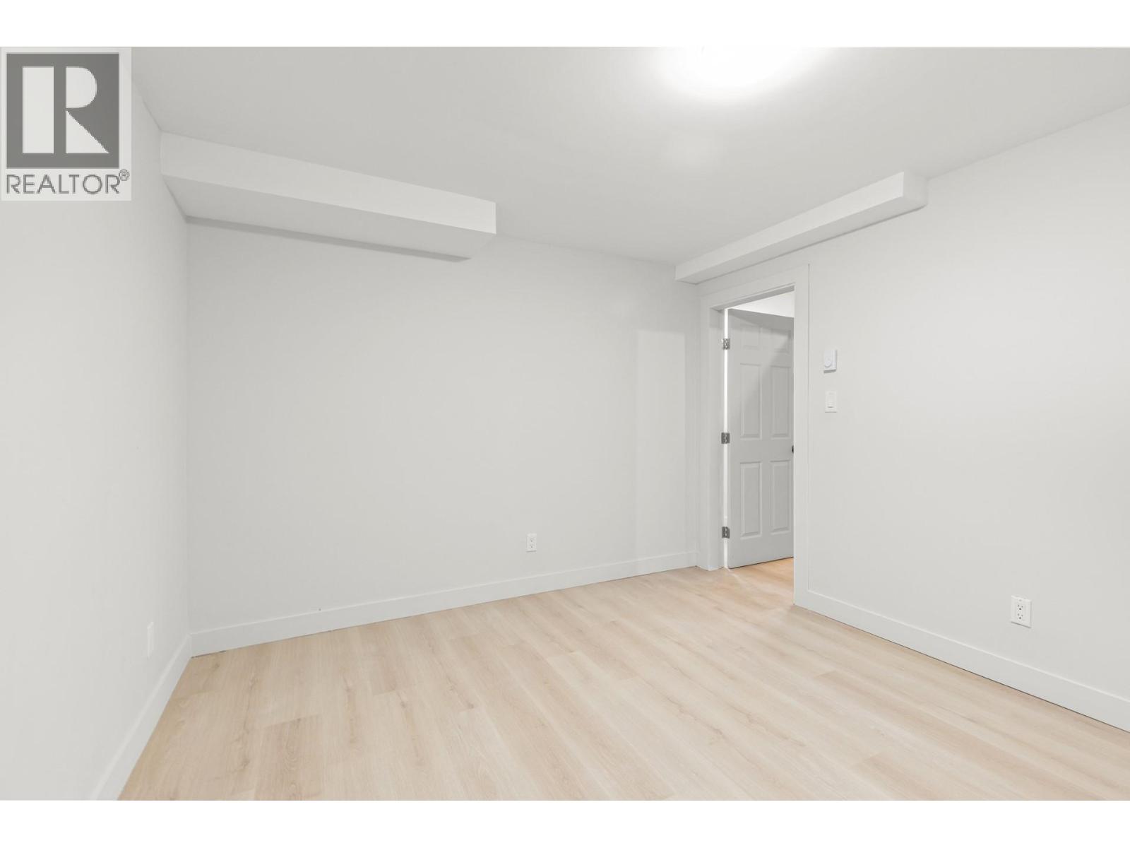 Picture for 849 Balsam  Road https://www.cirrealty.ca/reb/bc/9/10366529_39.jpg