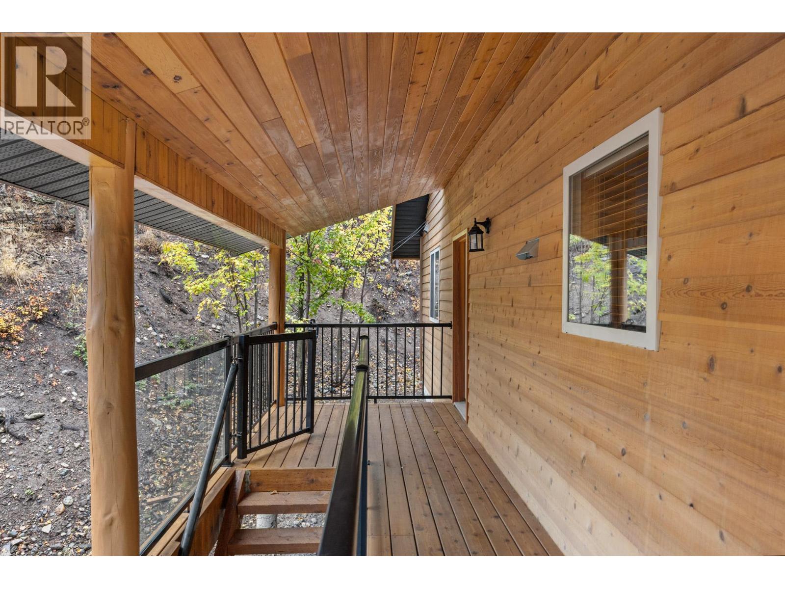 Picture for 849 Balsam  Road https://www.cirrealty.ca/reb/bc/9/10366529_41.jpg