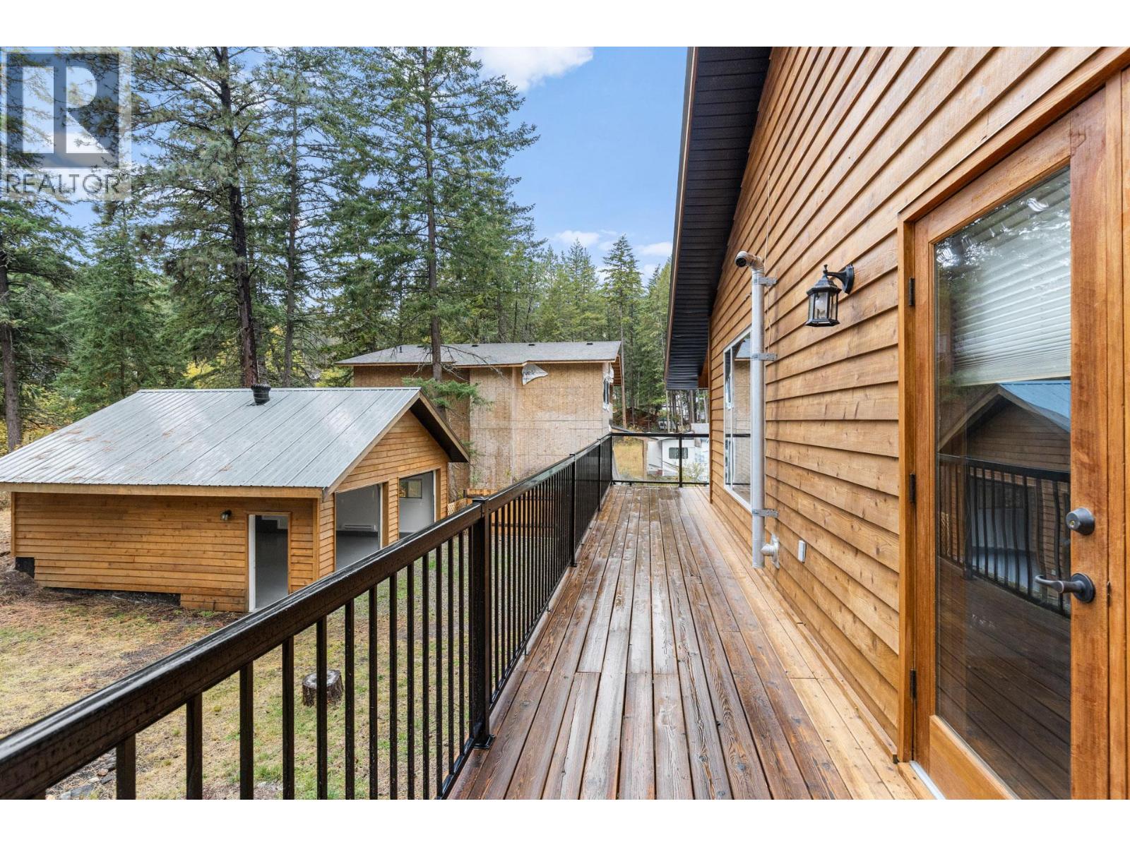 Picture for 849 Balsam  Road https://www.cirrealty.ca/reb/bc/9/10366529_44.jpg