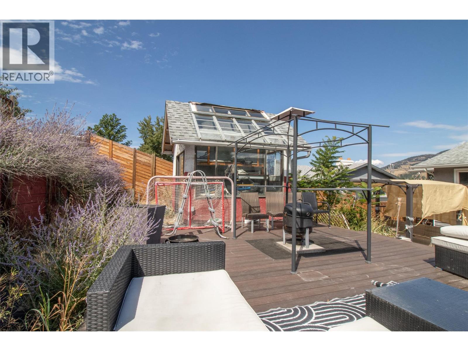 Picture for 2160 Lynrick  Road https://www.cirrealty.ca/reb/bc/9/10366549_20.jpg