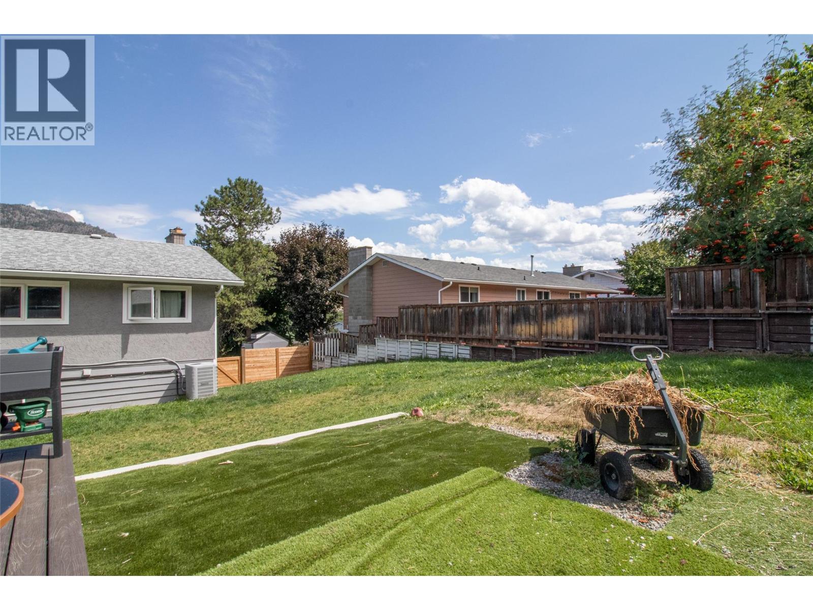 Picture for 2160 Lynrick  Road https://www.cirrealty.ca/reb/bc/9/10366549_21.jpg