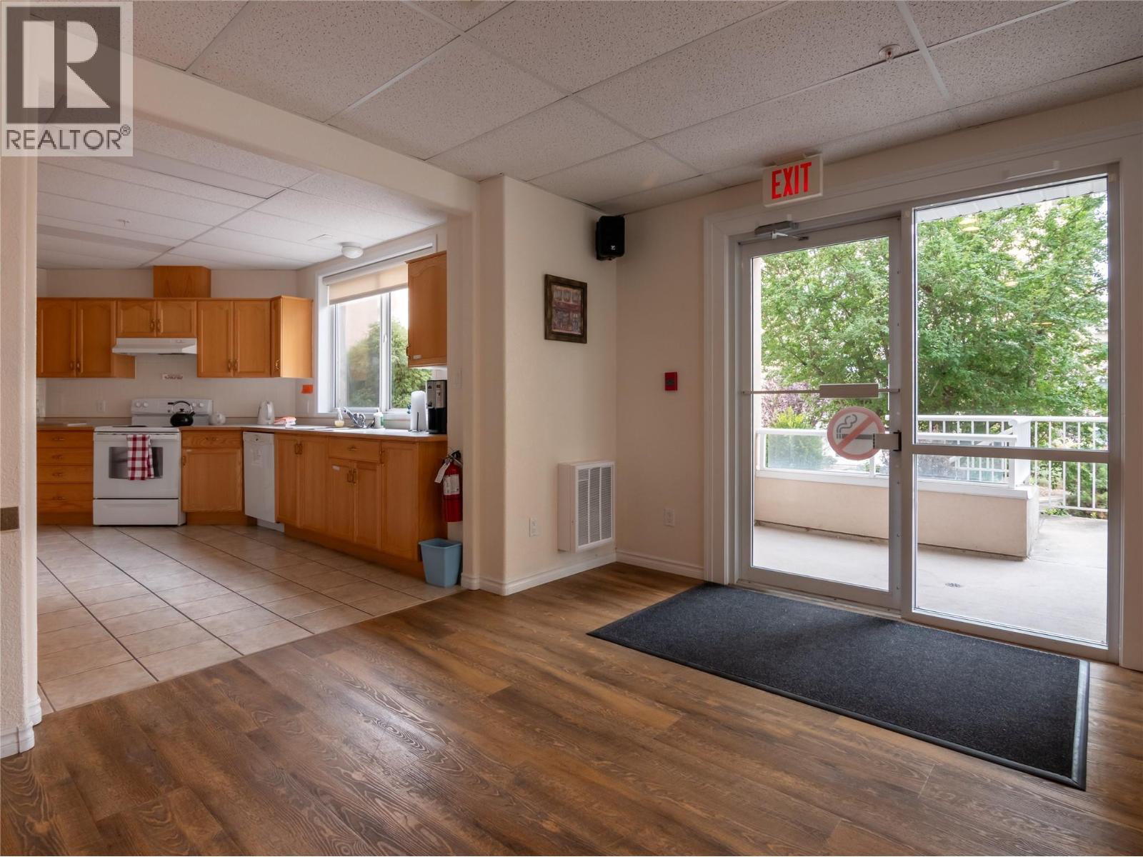 Picture for Unit #301, 2255 Atkinson  Street https://www.cirrealty.ca/reb/bc/9/10366619_33.jpg