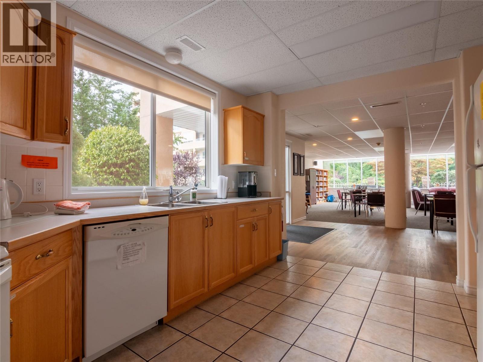 Picture for Unit #301, 2255 Atkinson  Street https://www.cirrealty.ca/reb/bc/9/10366619_34.jpg