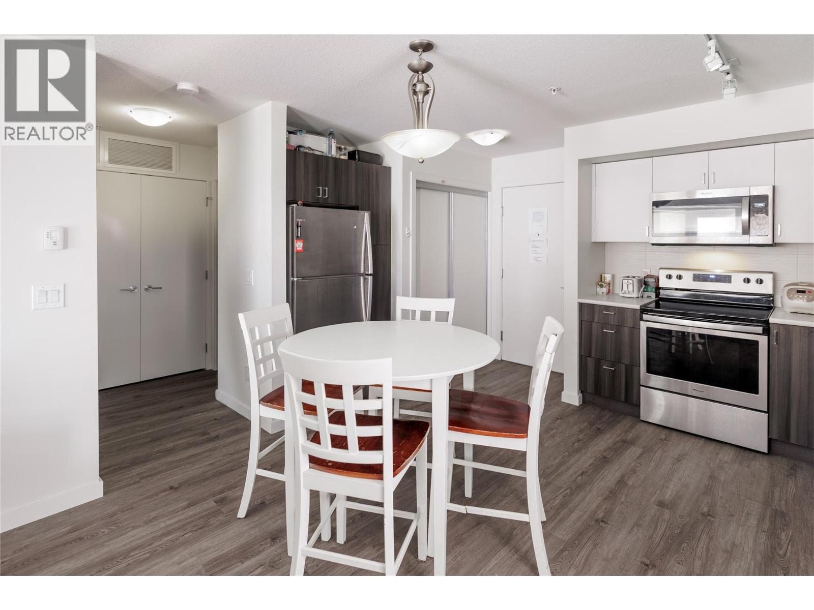 Picture for Unit #107, 655 Academy  Way https://www.cirrealty.ca/reb/bc/9/10366729_7.jpg