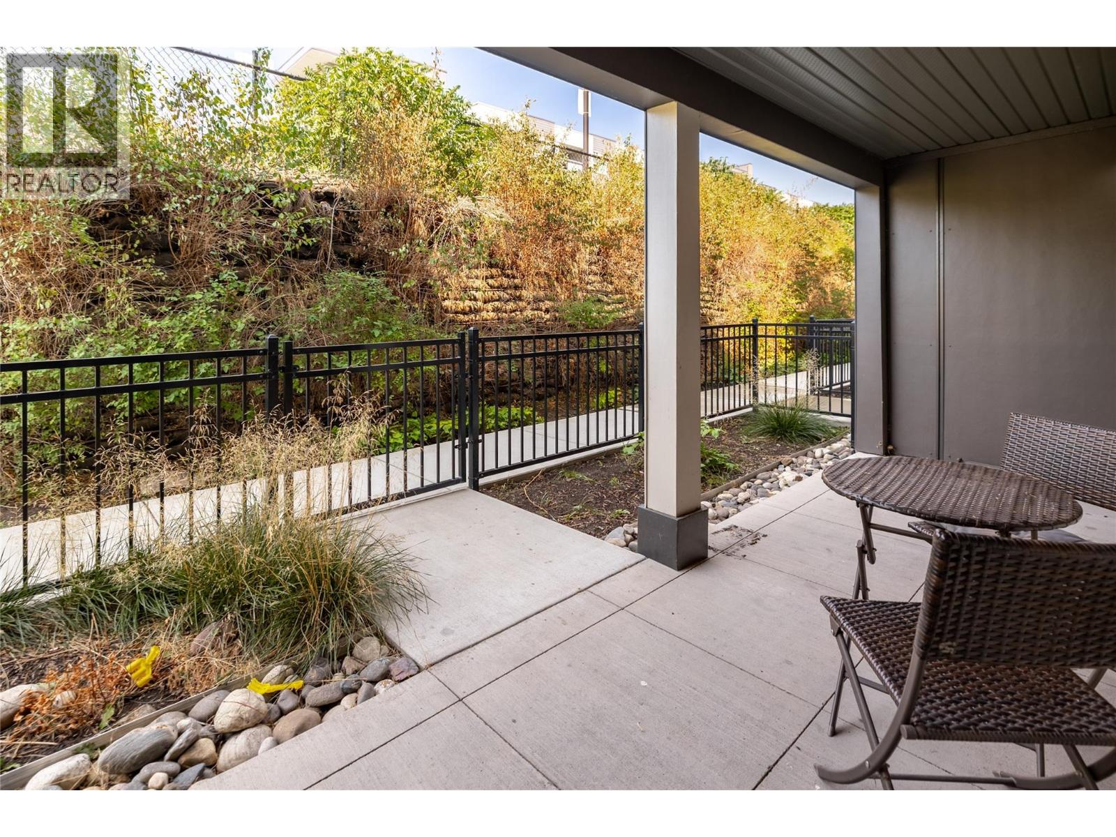 Picture for Unit #107, 655 Academy  Way https://www.cirrealty.ca/reb/bc/9/10366729_9.jpg