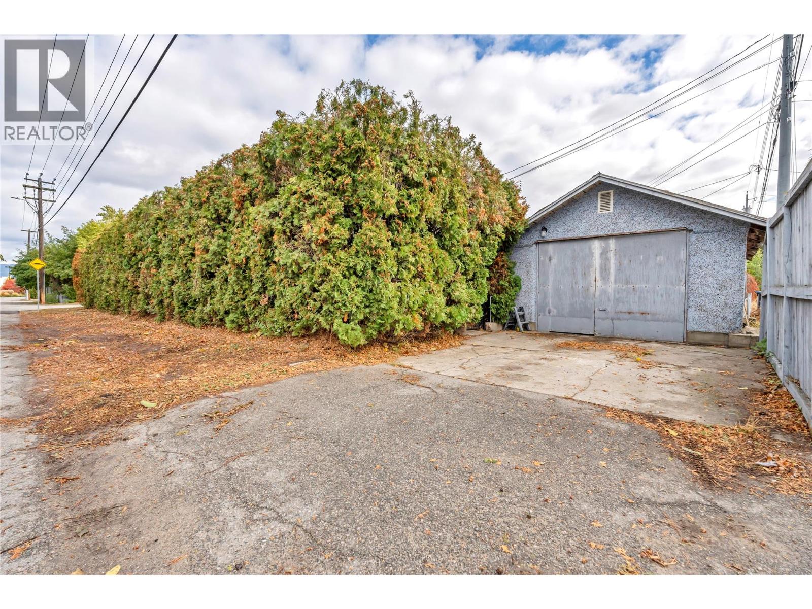 Picture for 796 Chase  Avenue https://www.cirrealty.ca/reb/bc/9/10366929_17.jpg