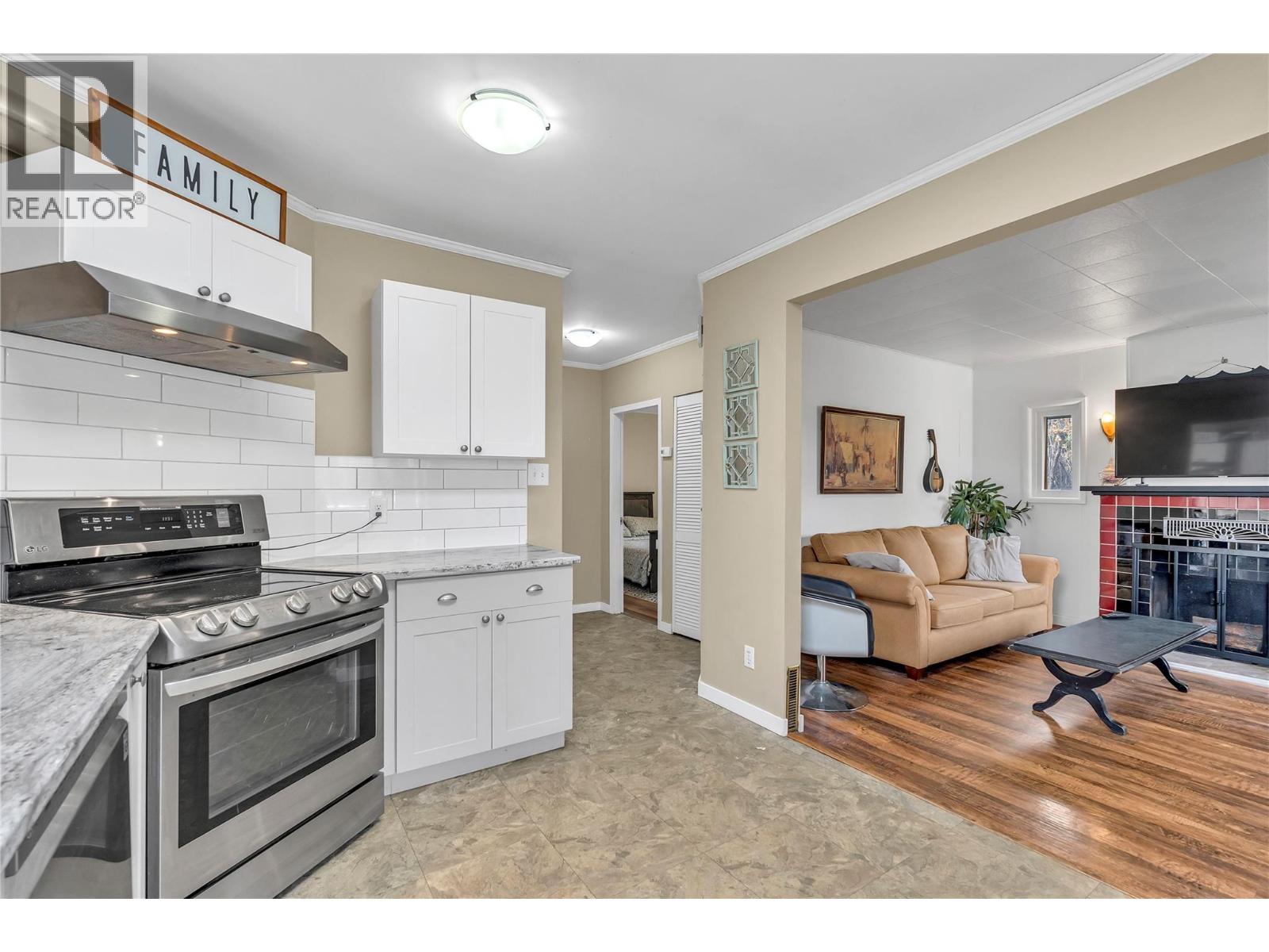 Picture for 796 Chase  Avenue https://www.cirrealty.ca/reb/bc/9/10366929_7.jpg