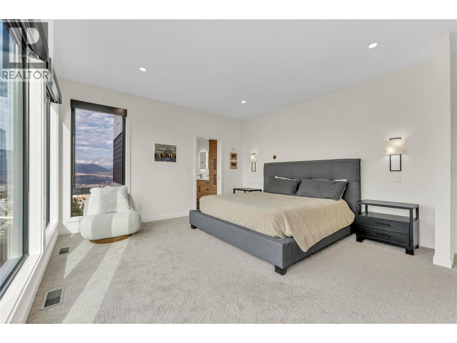 Picture for Unit #117, 3331 Evergreen  Drive