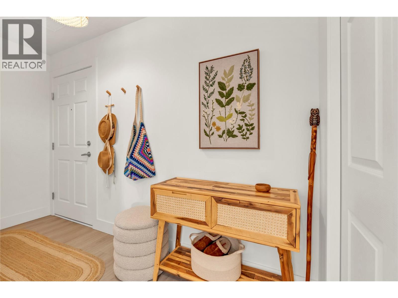 Picture for Unit #401, 3362 SKAHA LAKE  Road