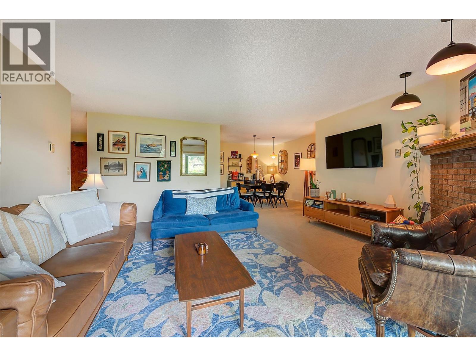 Picture for Unit #205, 983 Bernard  Avenue