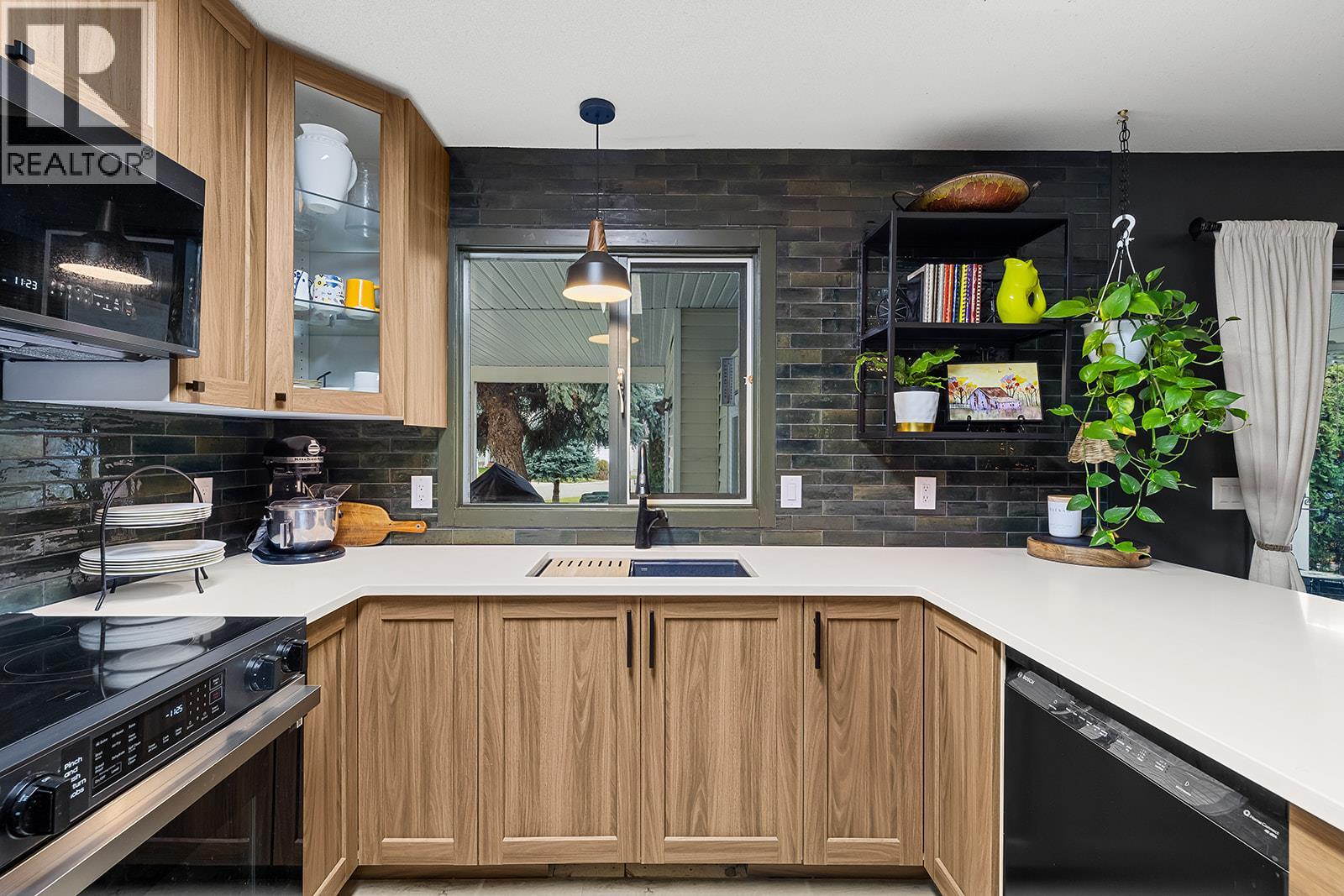 Picture for Unit #166, 1255 Raymer  Avenue