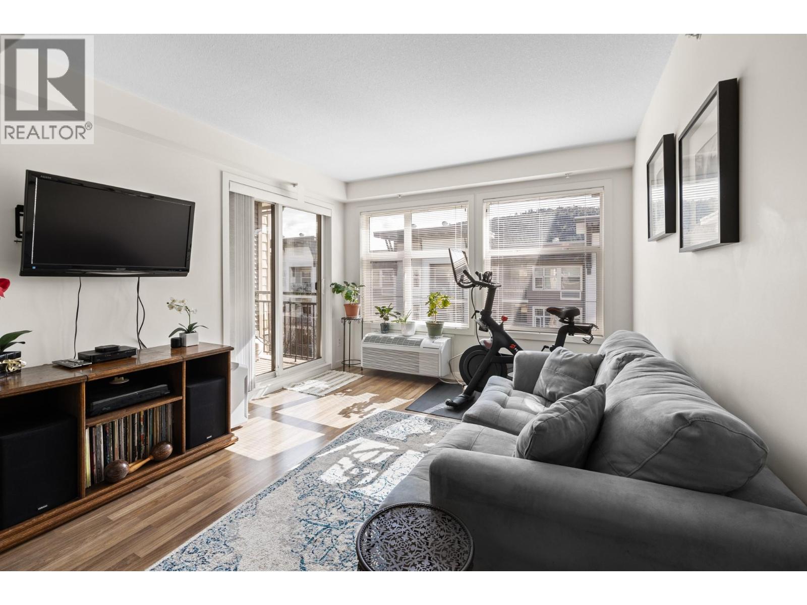 Picture for Unit #406, 547 Yates  Road