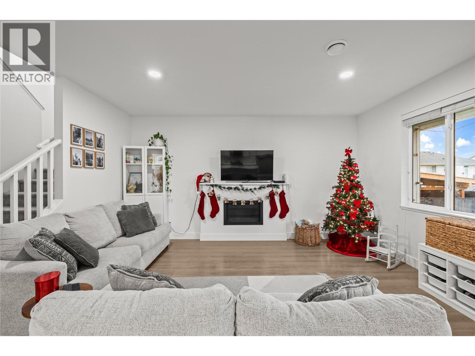 Picture for 472 Sugars  Avenue