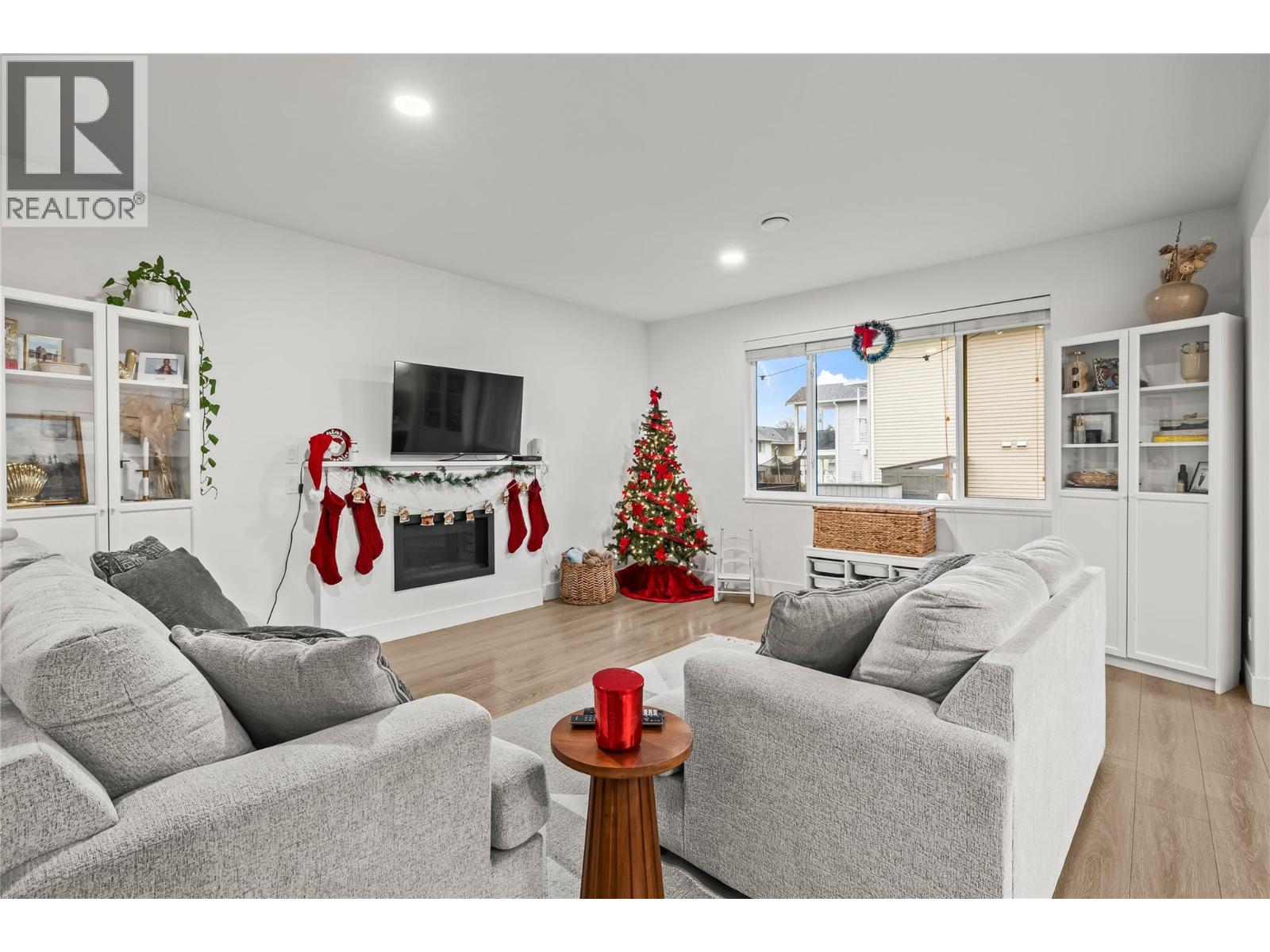 Picture for 472 Sugars  Avenue