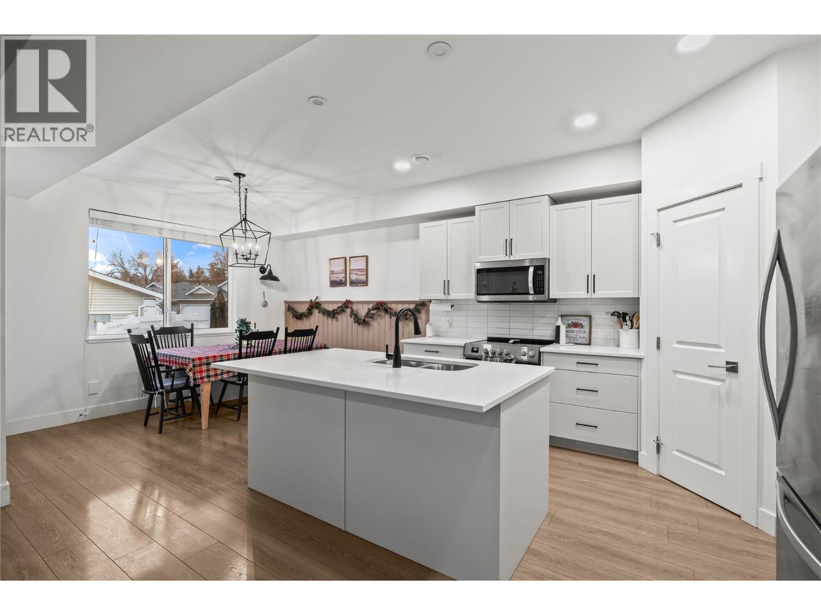 Picture for 472 Sugars  Avenue