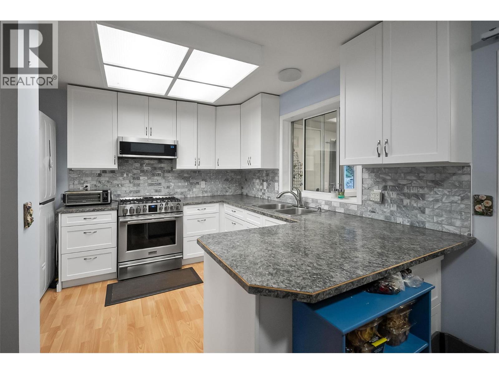 Picture for 3230 Regent  Road