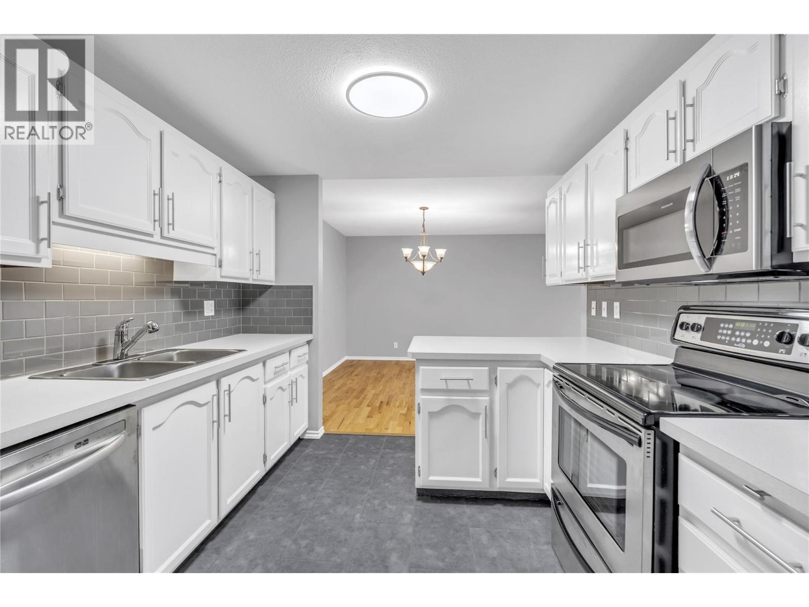 Picture for Unit #208, 272 GREEN  AvenueW