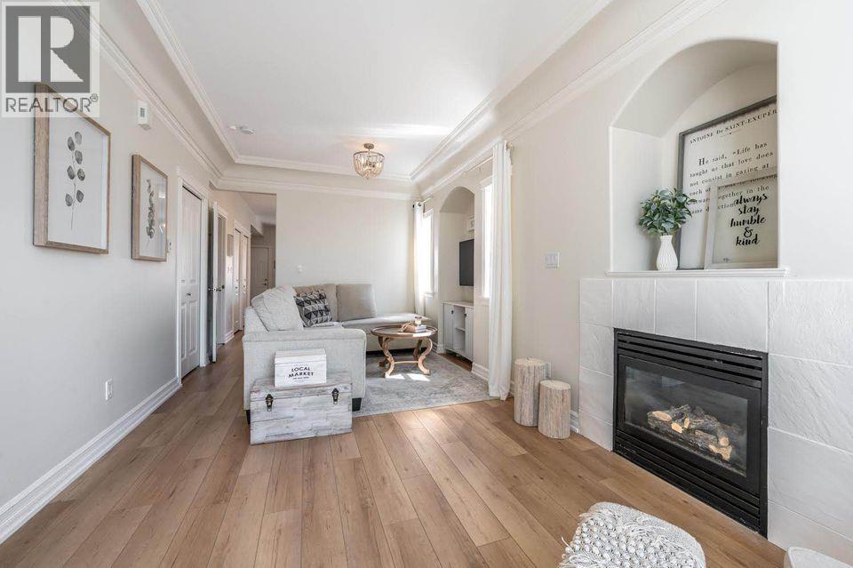 Picture for Unit #102, 642 VAN HORNE  Street