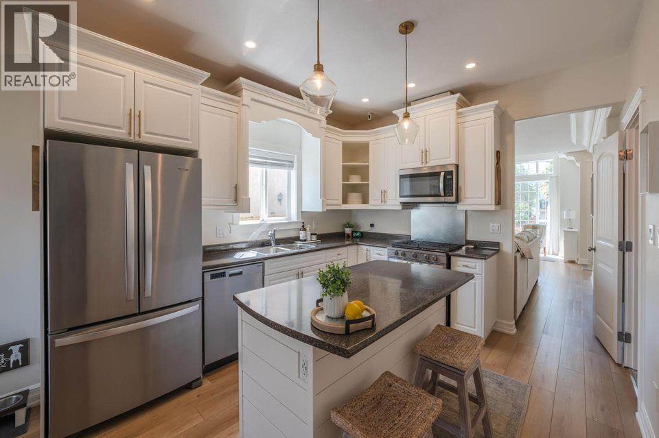 Picture for Unit #102, 642 VAN HORNE  Street