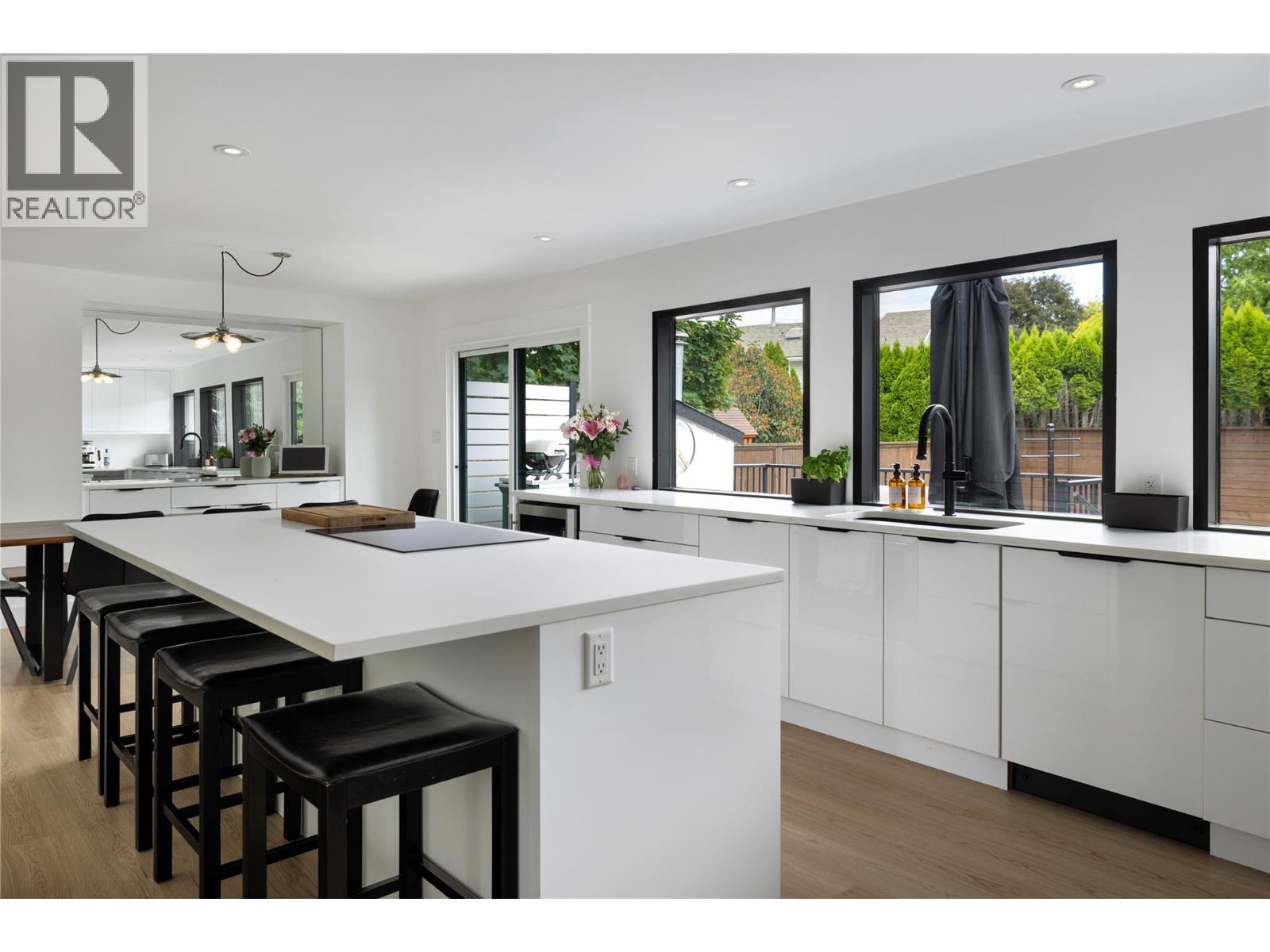 Picture for 4265 Lakeshore  Road