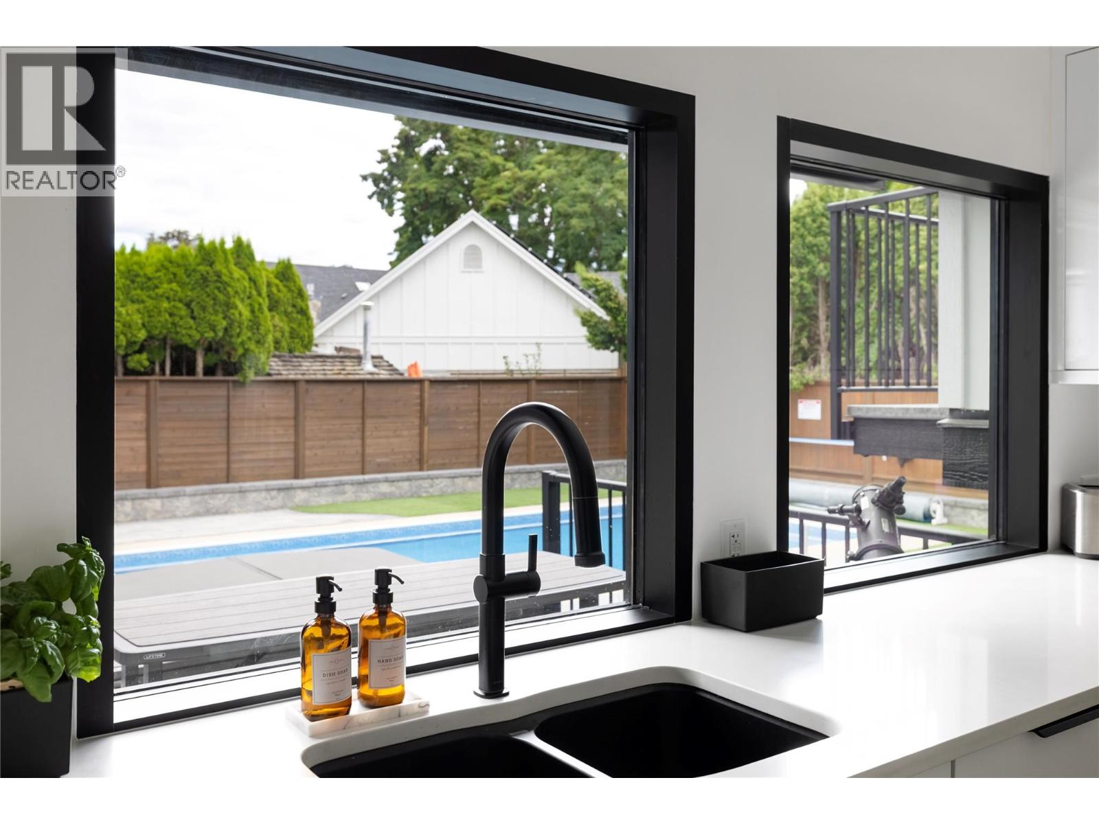 Picture for 4265 Lakeshore  Road