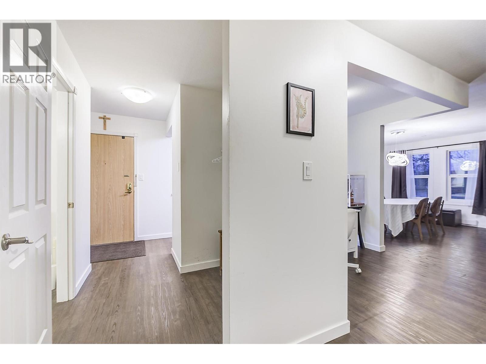 Picture for Unit #304, 575 Sutherland  Avenue