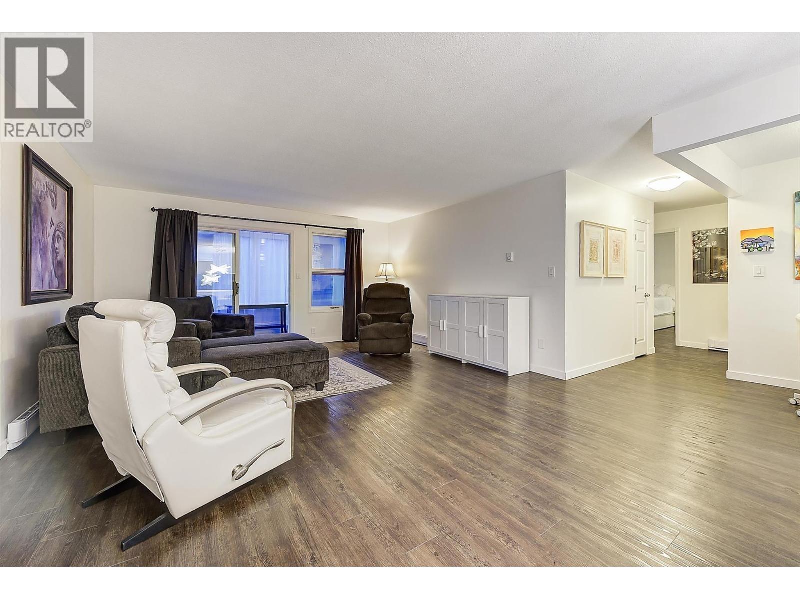 Picture for Unit #304, 575 Sutherland  Avenue