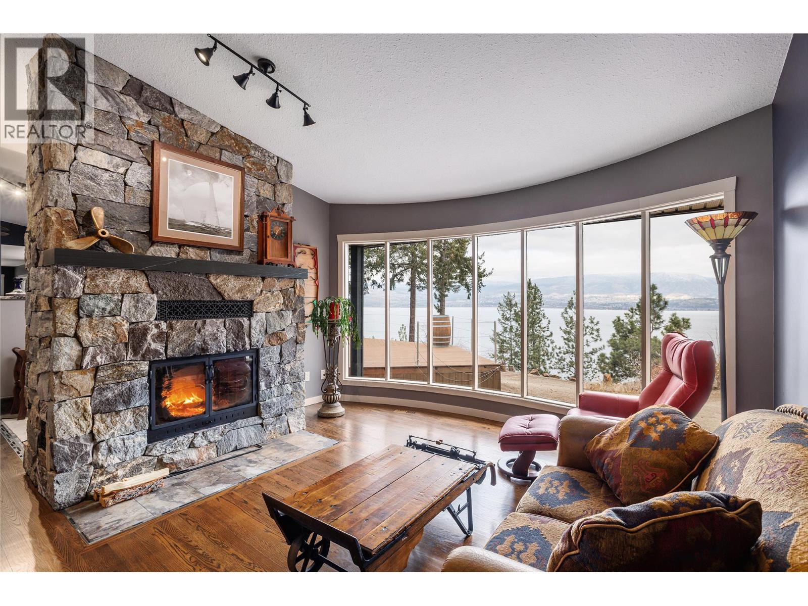 Picture for 5715 Lakeshore  Road