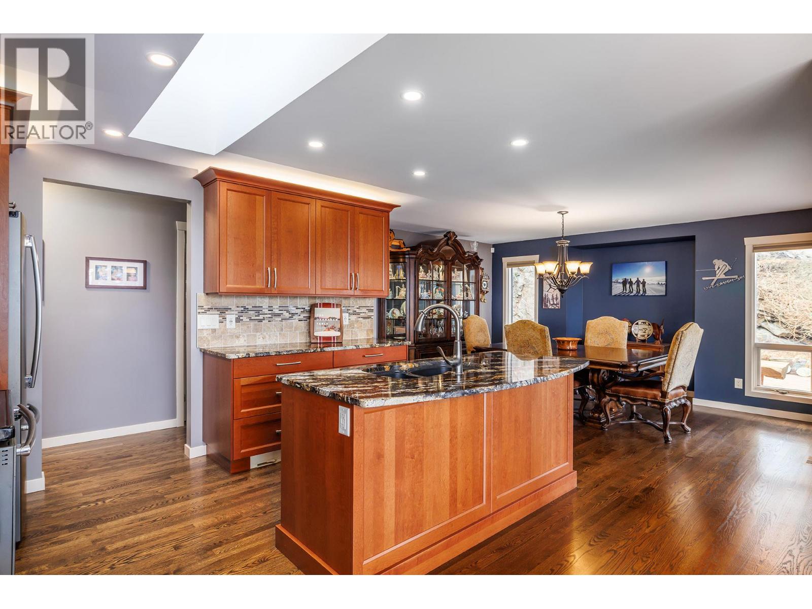 Picture for 5715 Lakeshore  Road