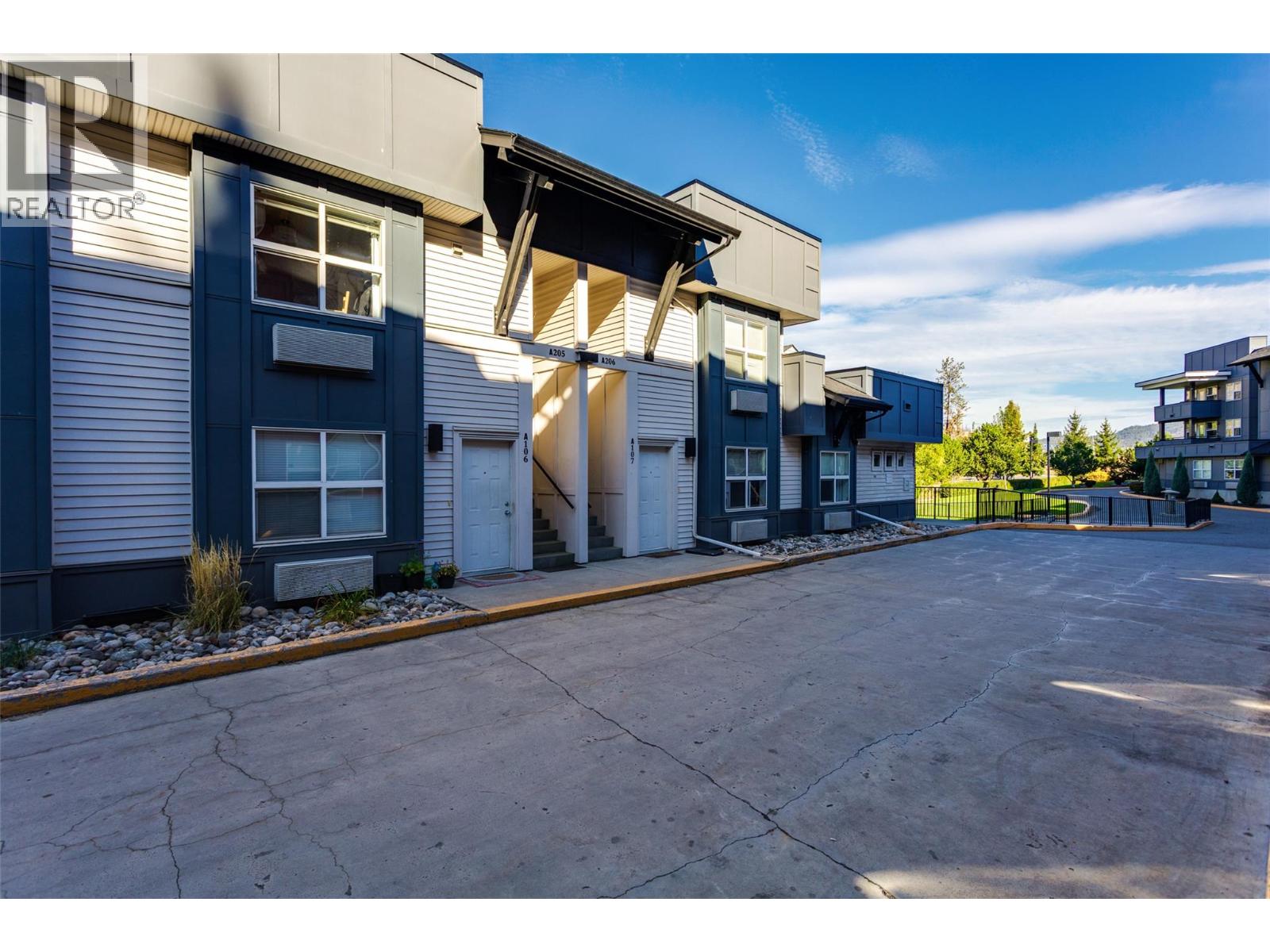 Picture for Unit #205A, 1475 Glenmore  RoadN
