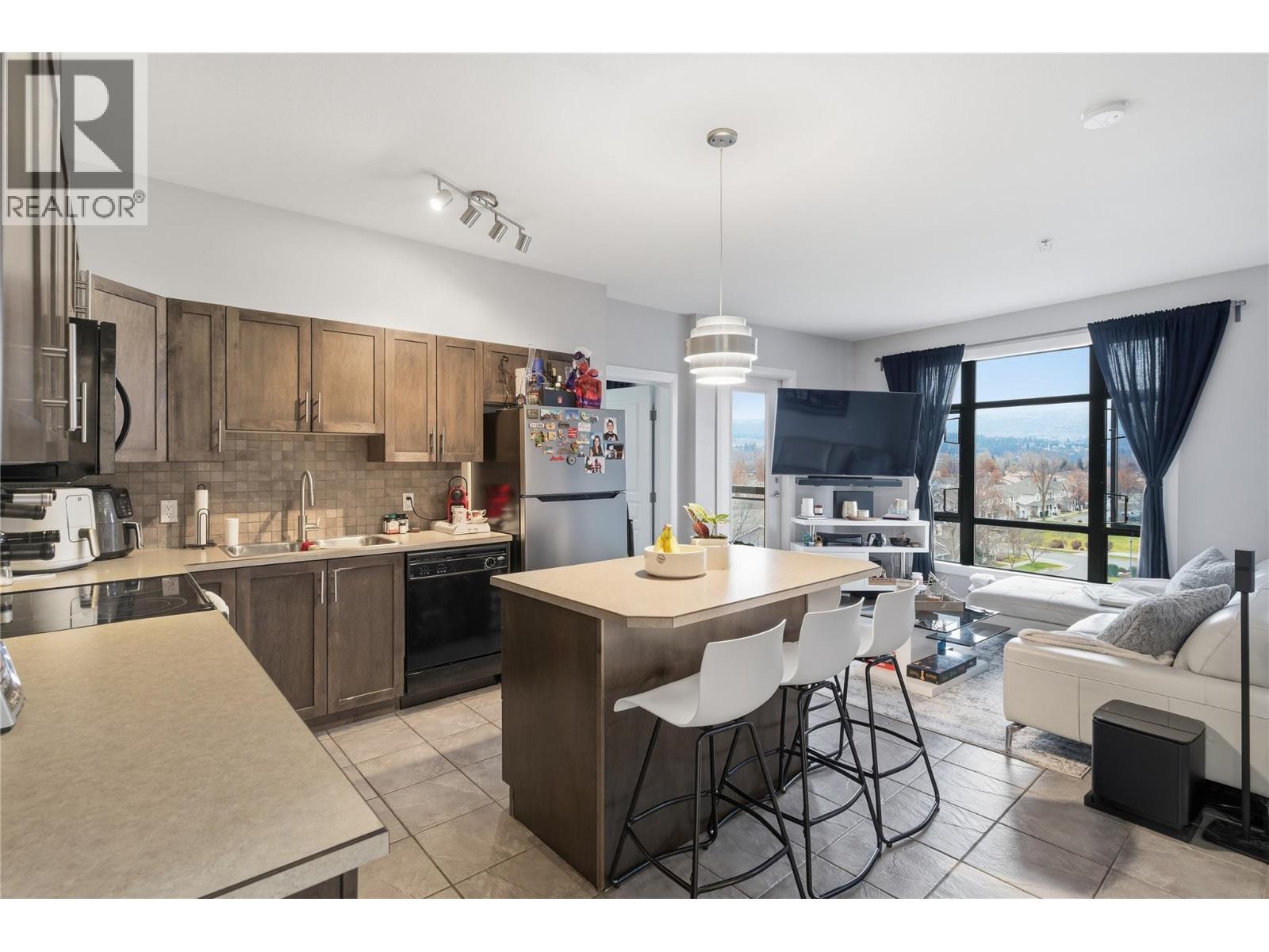 Picture for Unit #559, 654 Cook  Road