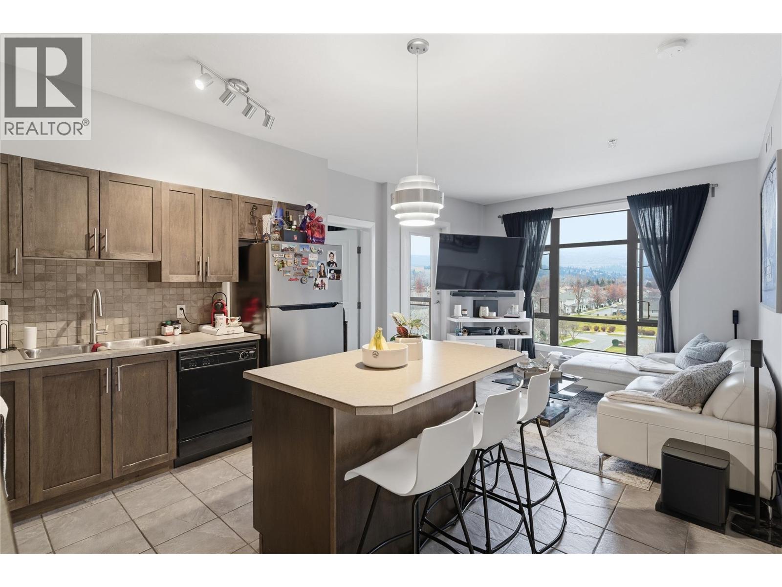 Picture for Unit #559, 654 Cook  Road