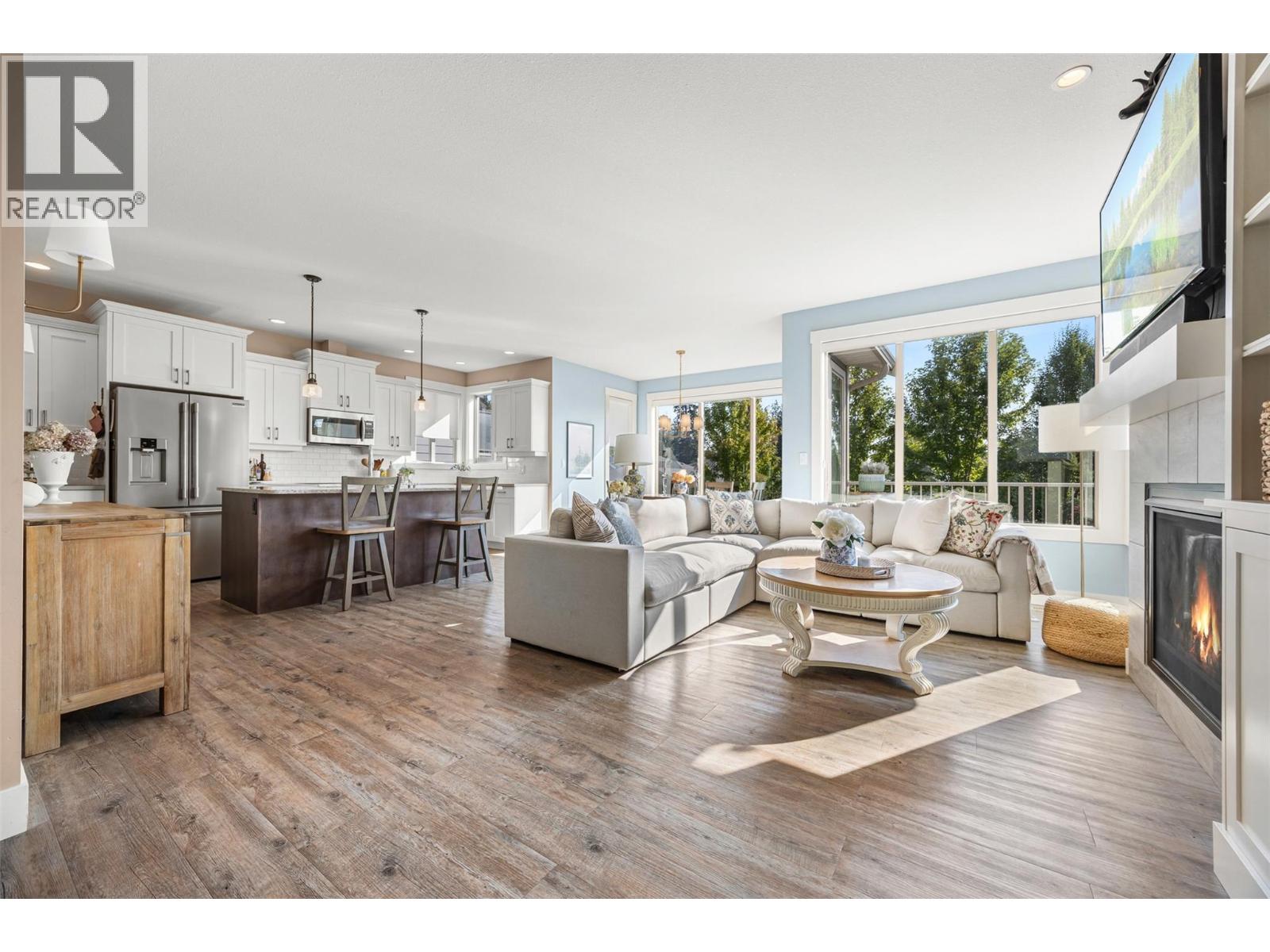 Picture for 2371 Paramount  Drive