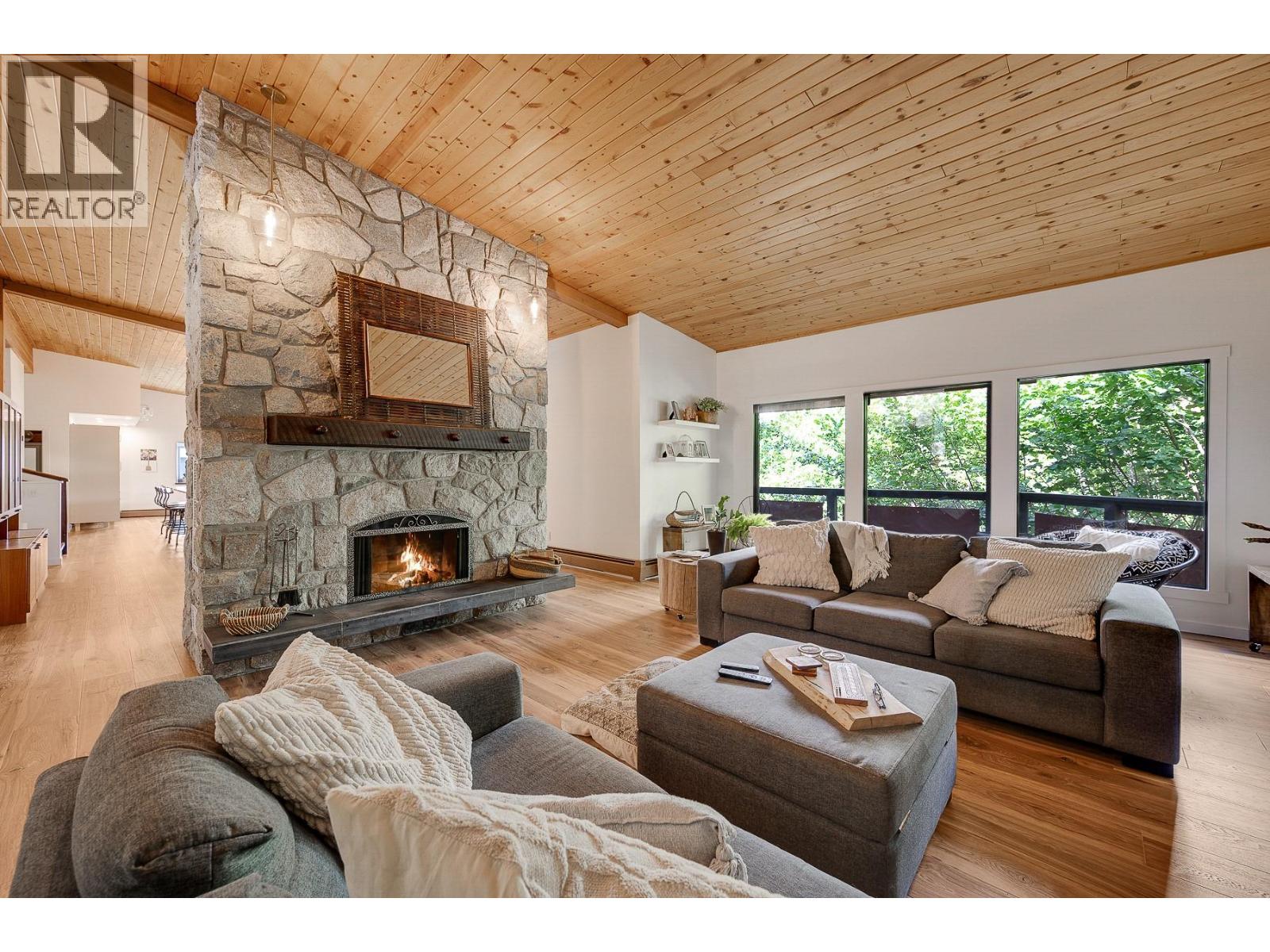 Picture for 1590 Willow  Crescent