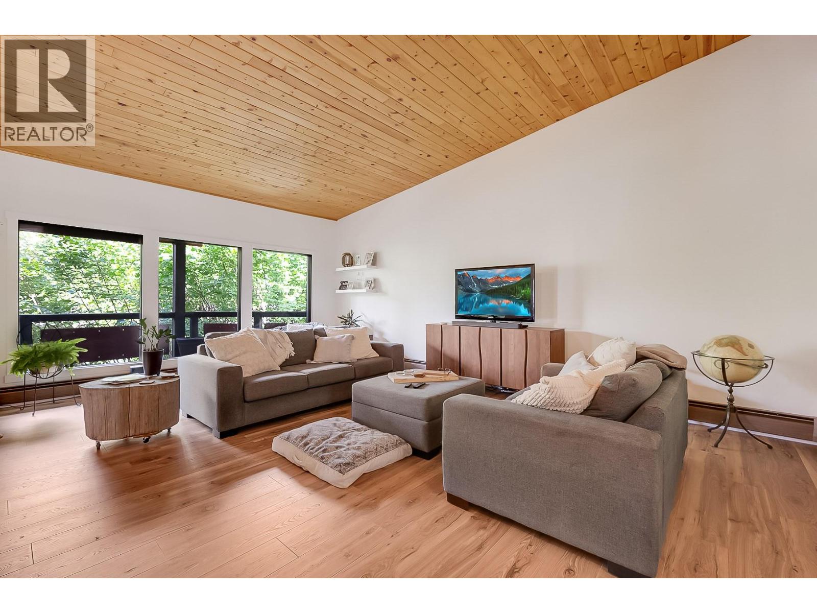 Picture for 1590 Willow  Crescent