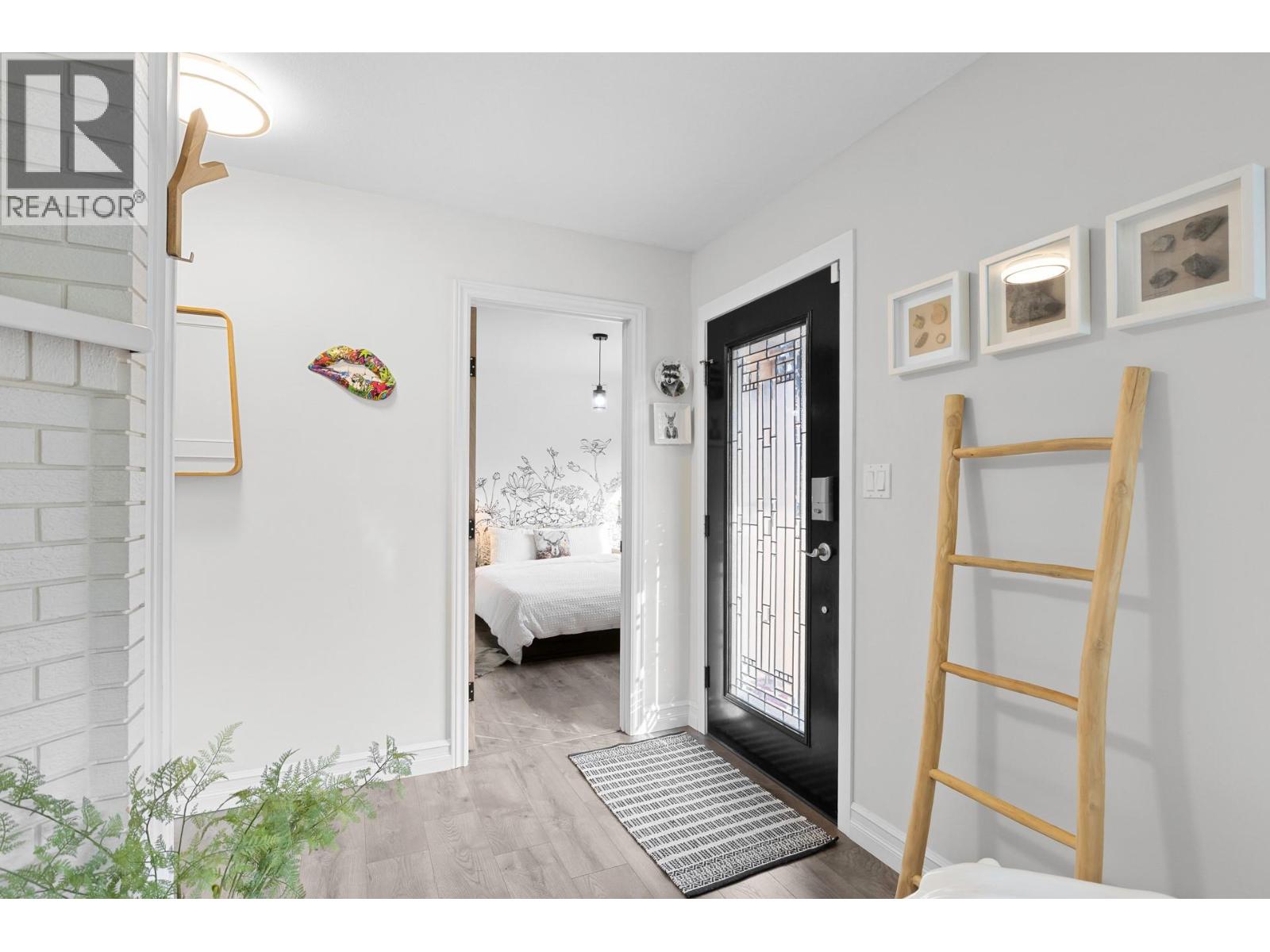 Picture for 2426 Collingwood  Road