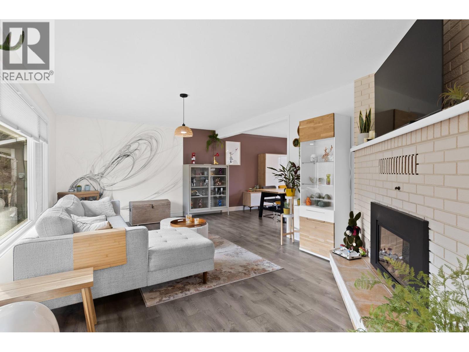 Picture for 2426 Collingwood  Road