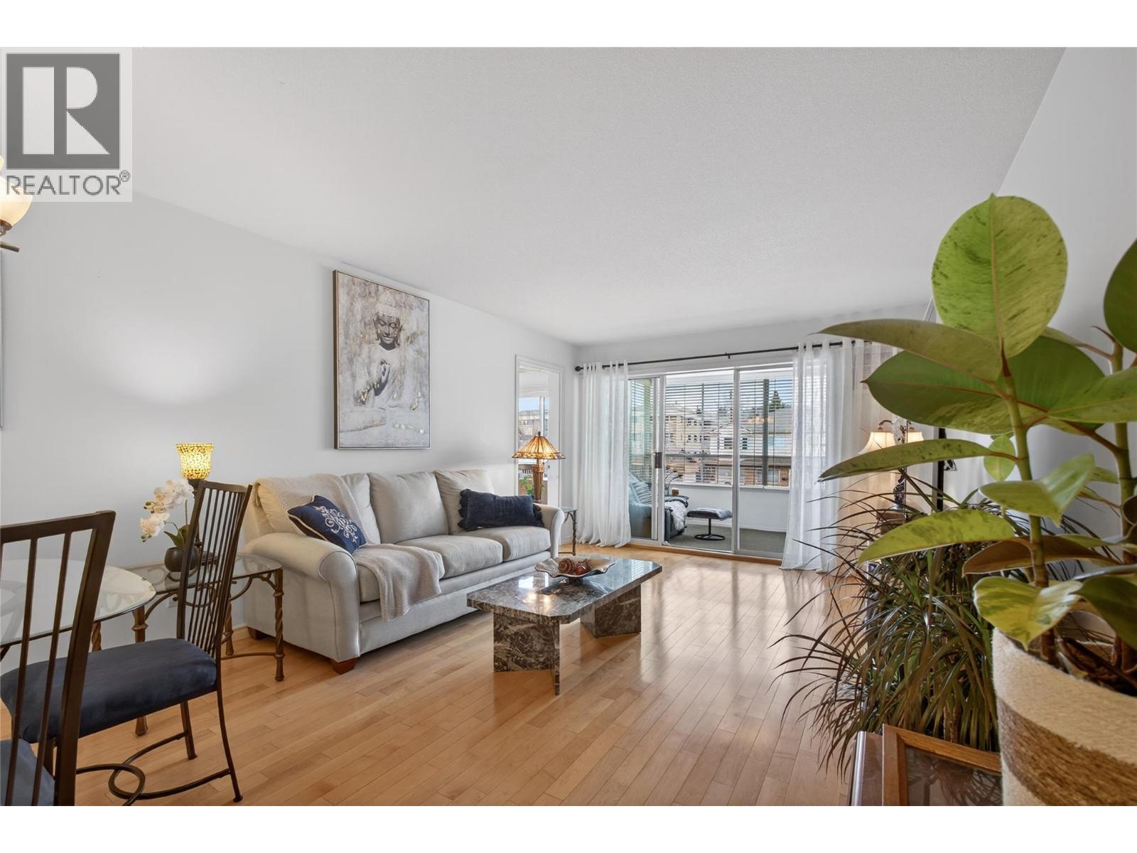 Picture for Unit #101, 1055 Lawrence  Avenue