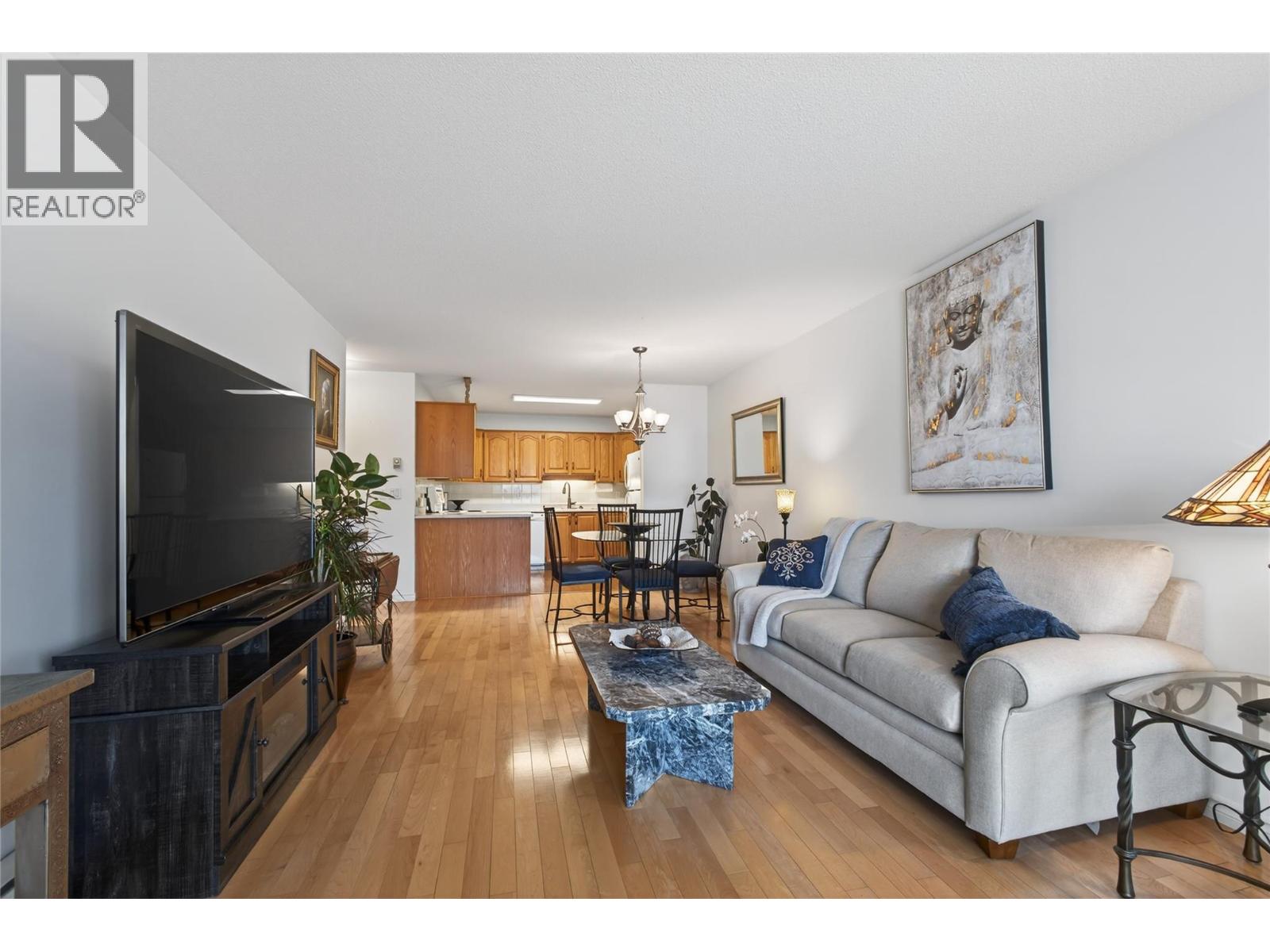 Picture for Unit #101, 1055 Lawrence  Avenue