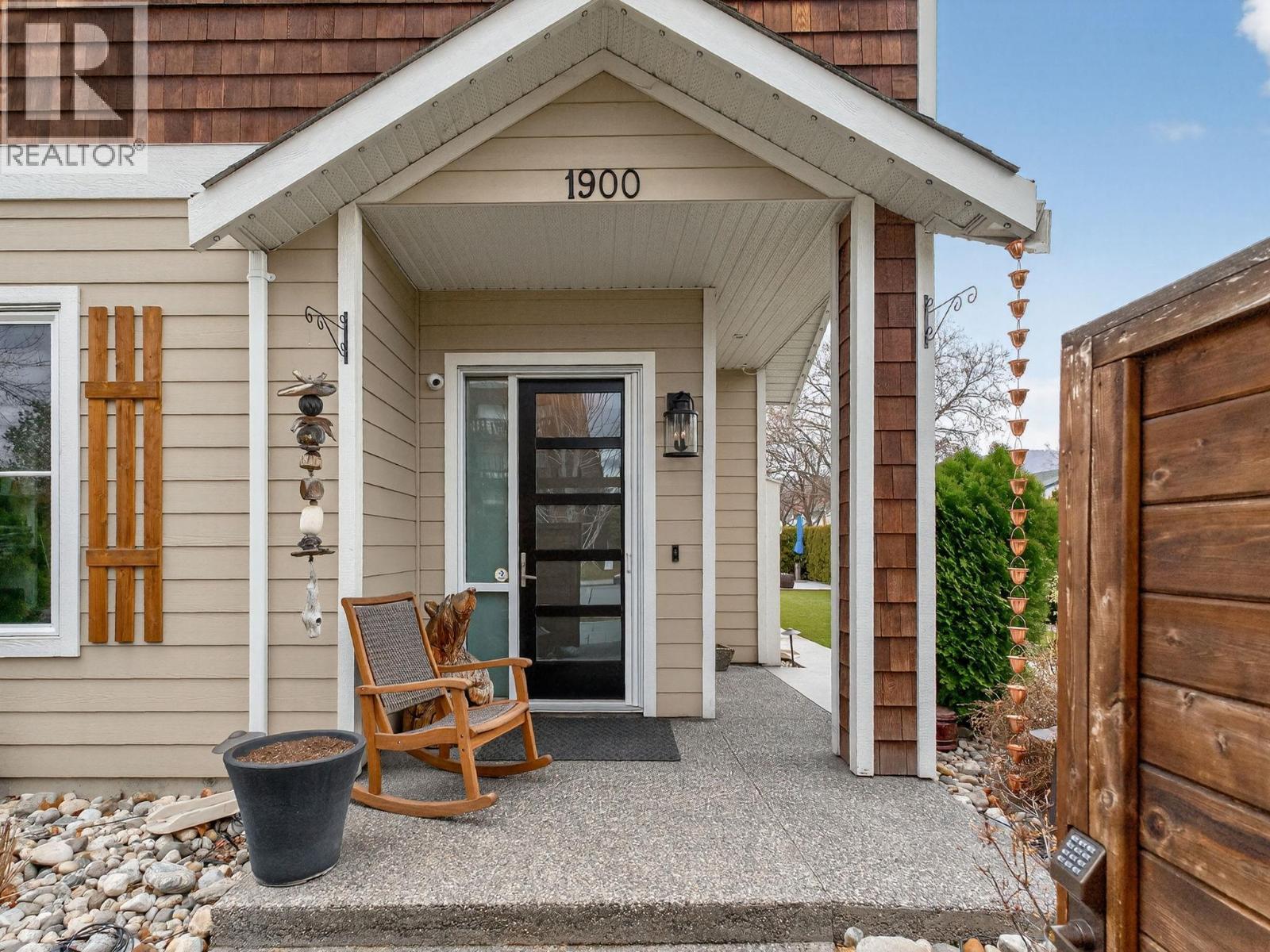 Picture for 1900 Water  Street