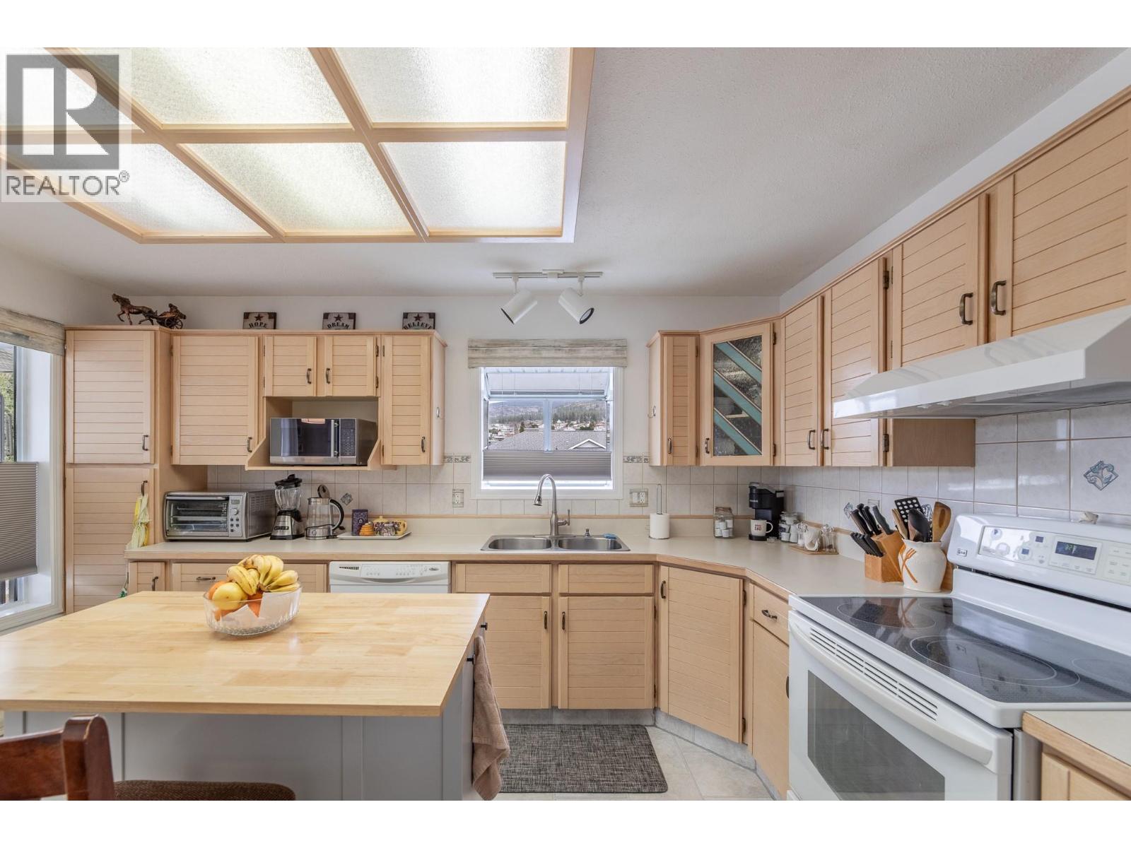 Picture for Unit #202, 62 DAUPHIN  Avenue