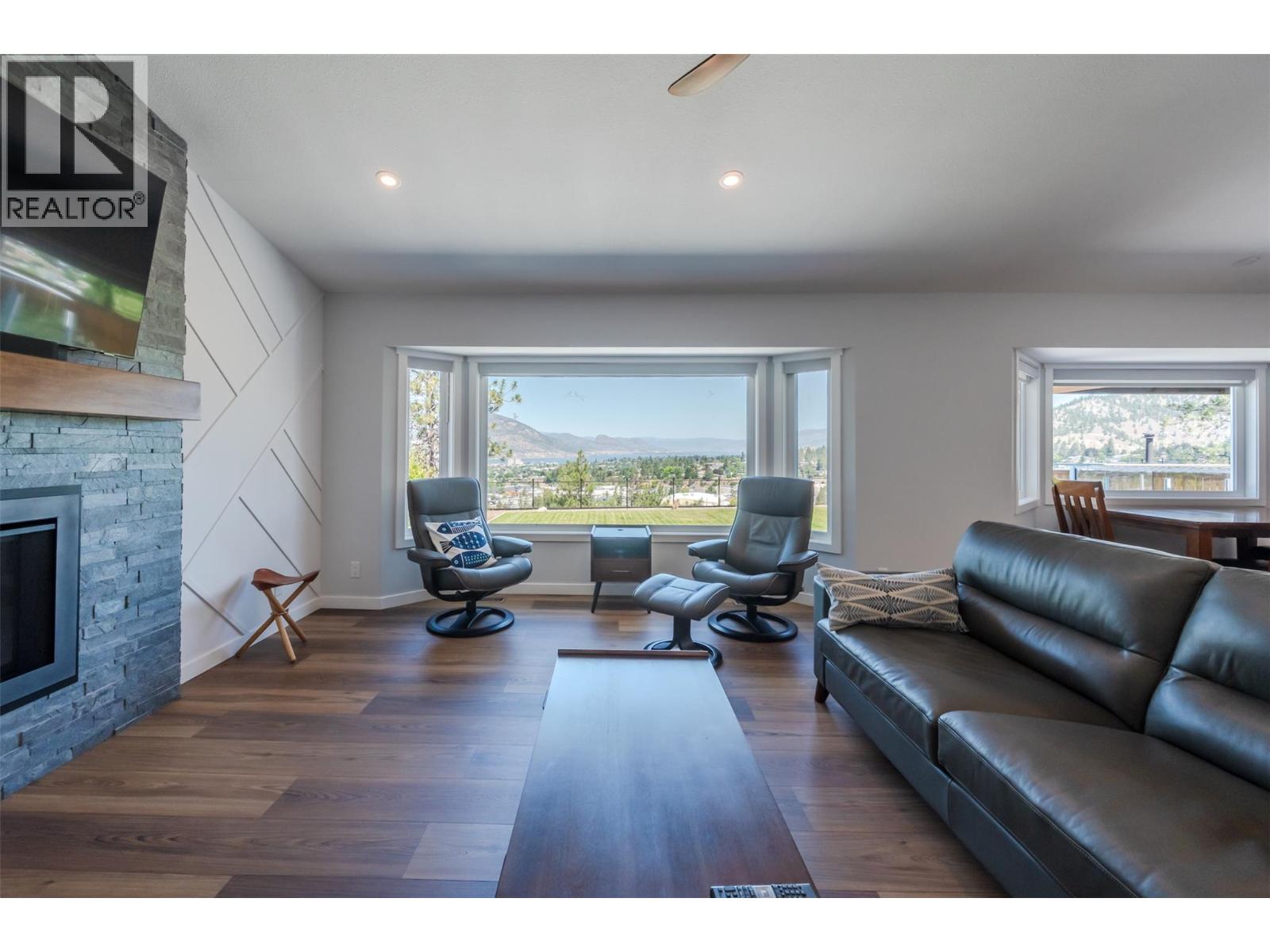 Picture for 153 WESTVIEW  Drive