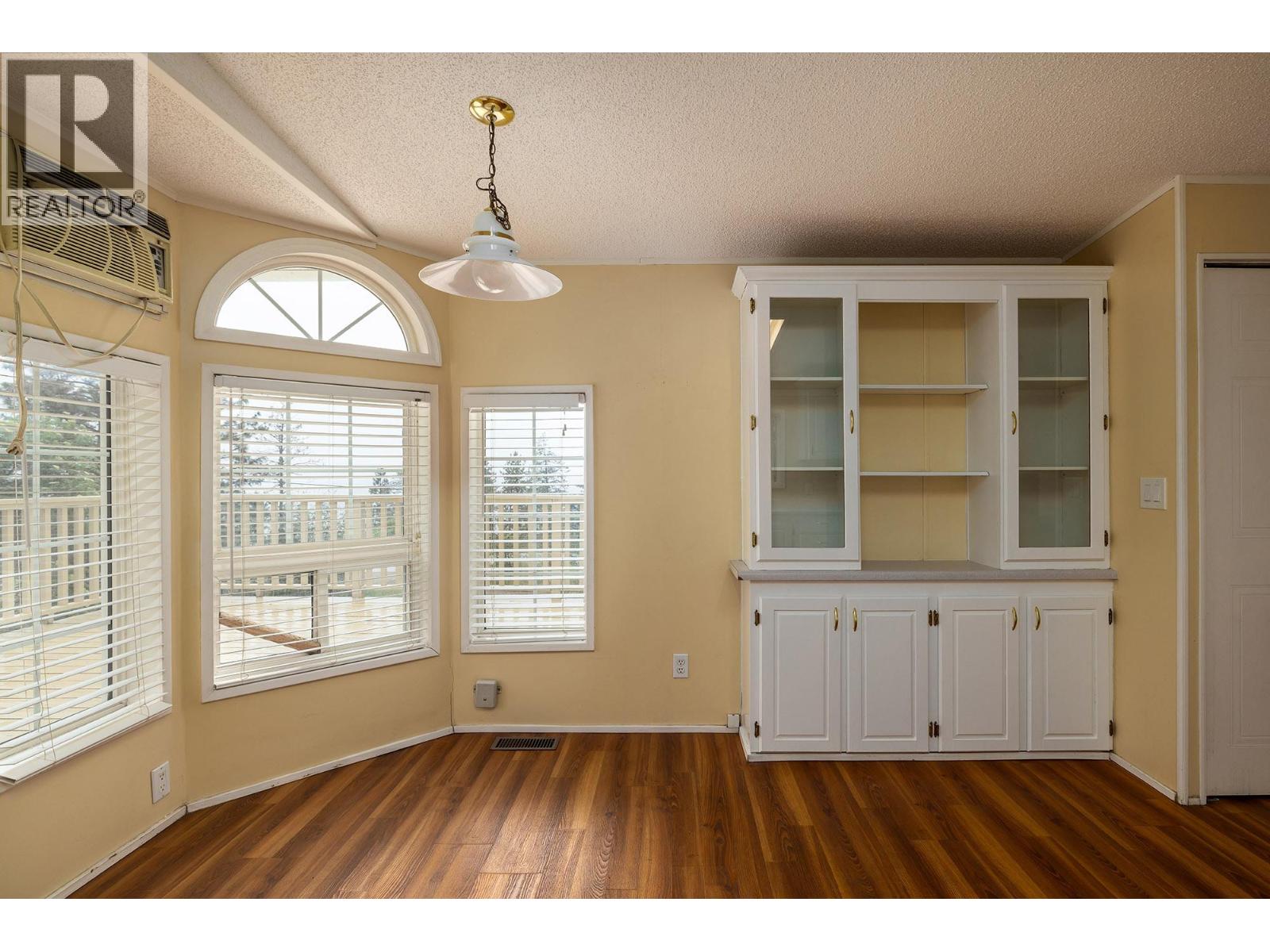 Picture for 6439 Farmers  Drive