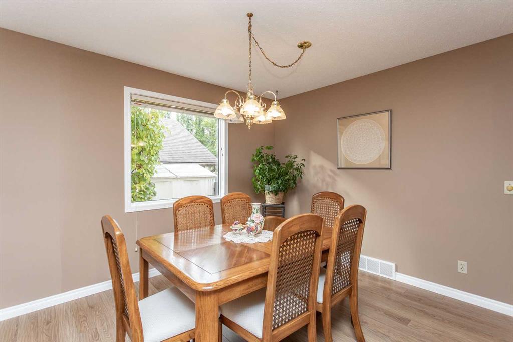 Picture for 146 Welton Crescent  https://www.cirrealty.ca/reb/cara/0/A2263910_11.jpg