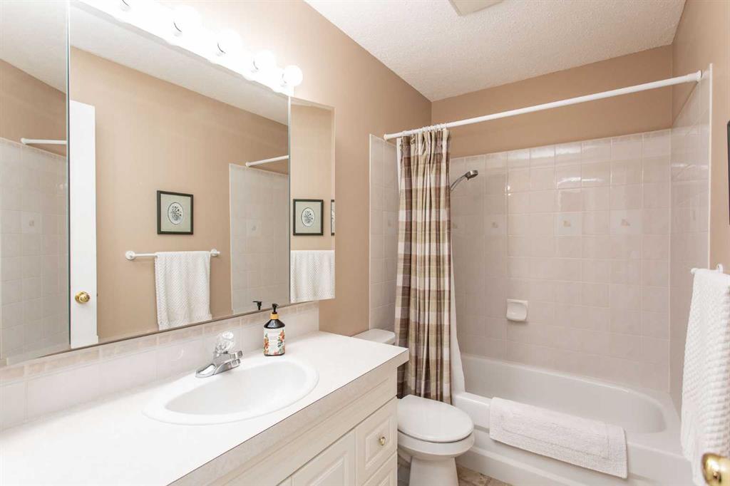 Picture for 146 Welton Crescent  https://www.cirrealty.ca/reb/cara/0/A2263910_20.jpg