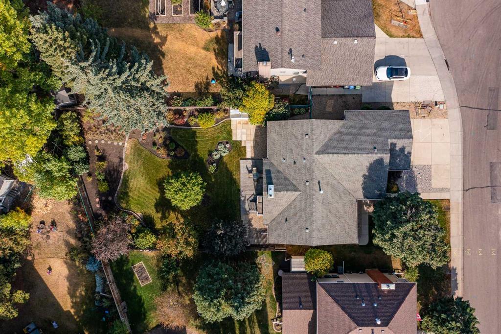 Picture for 146 Welton Crescent  https://www.cirrealty.ca/reb/cara/0/A2263910_35.jpg