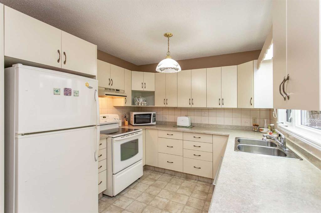 Picture for 146 Welton Crescent  https://www.cirrealty.ca/reb/cara/0/A2263910_7.jpg