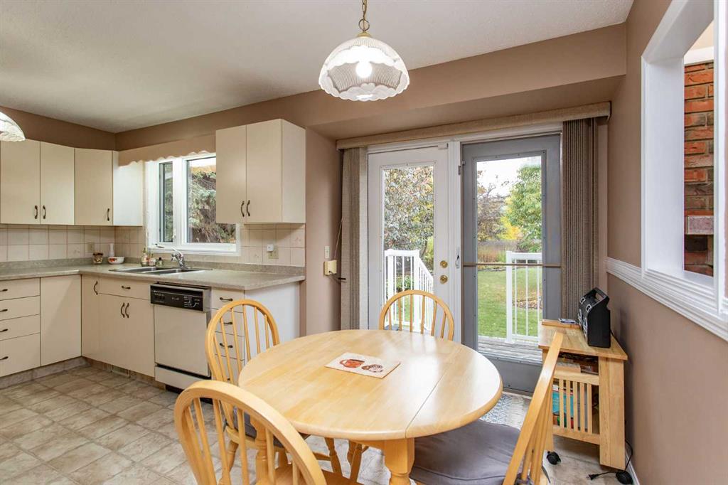 Picture for 146 Welton Crescent  https://www.cirrealty.ca/reb/cara/0/A2263910_9.jpg