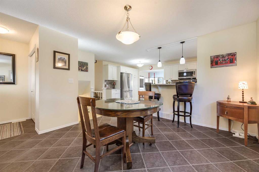 Picture for 55 Mclevin Crescent  https://www.cirrealty.ca/reb/cara/0/A2264820_10.jpg