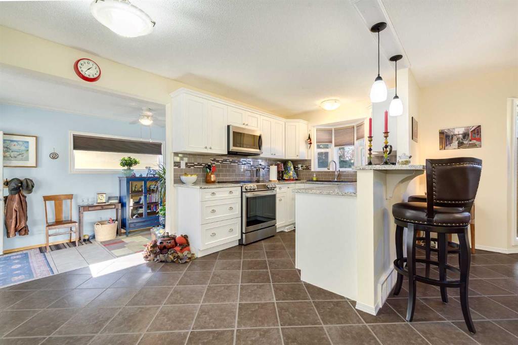 Picture for 55 Mclevin Crescent  https://www.cirrealty.ca/reb/cara/0/A2264820_13.jpg